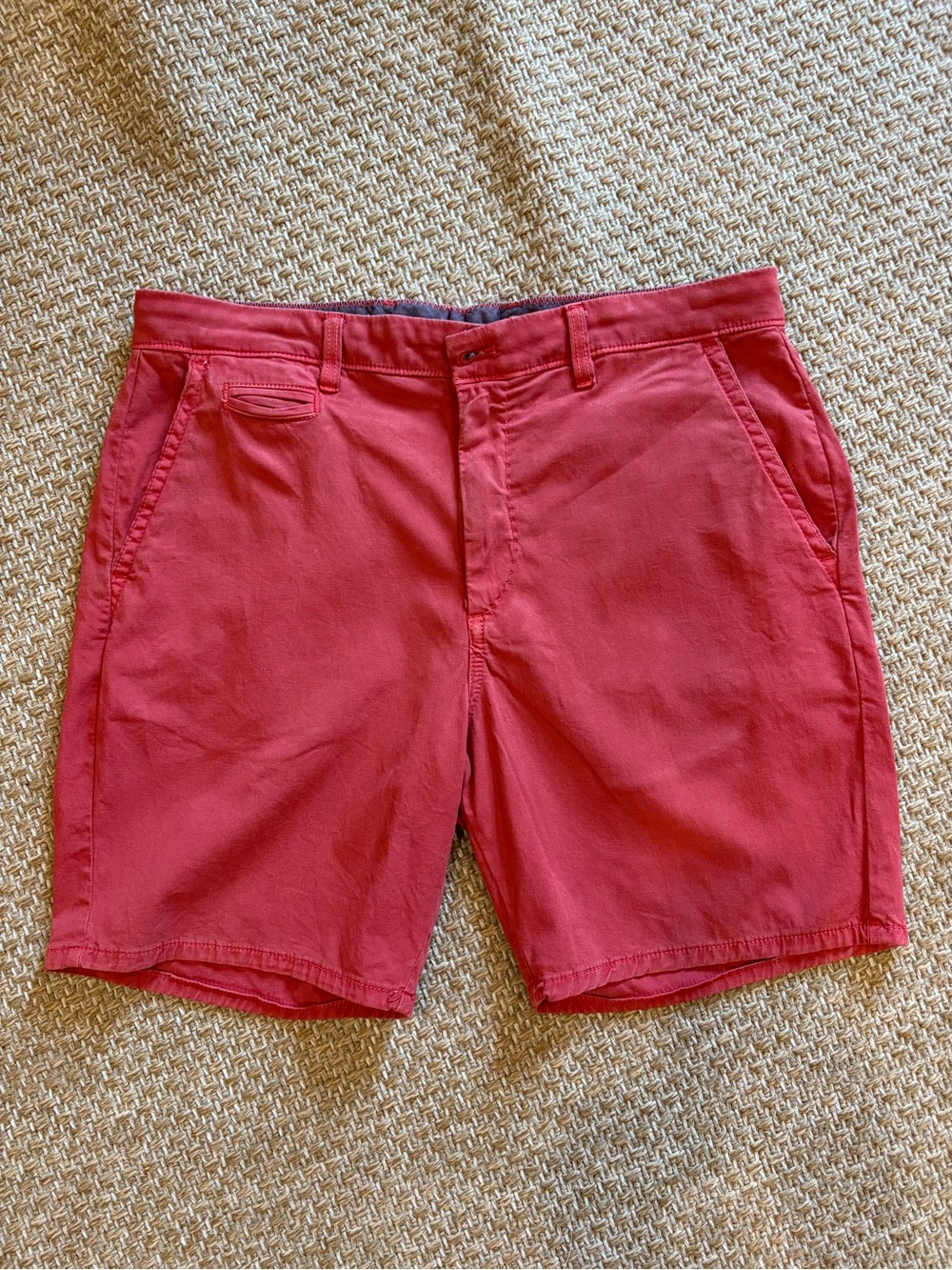 Men’s Johnnie-O coral shorts